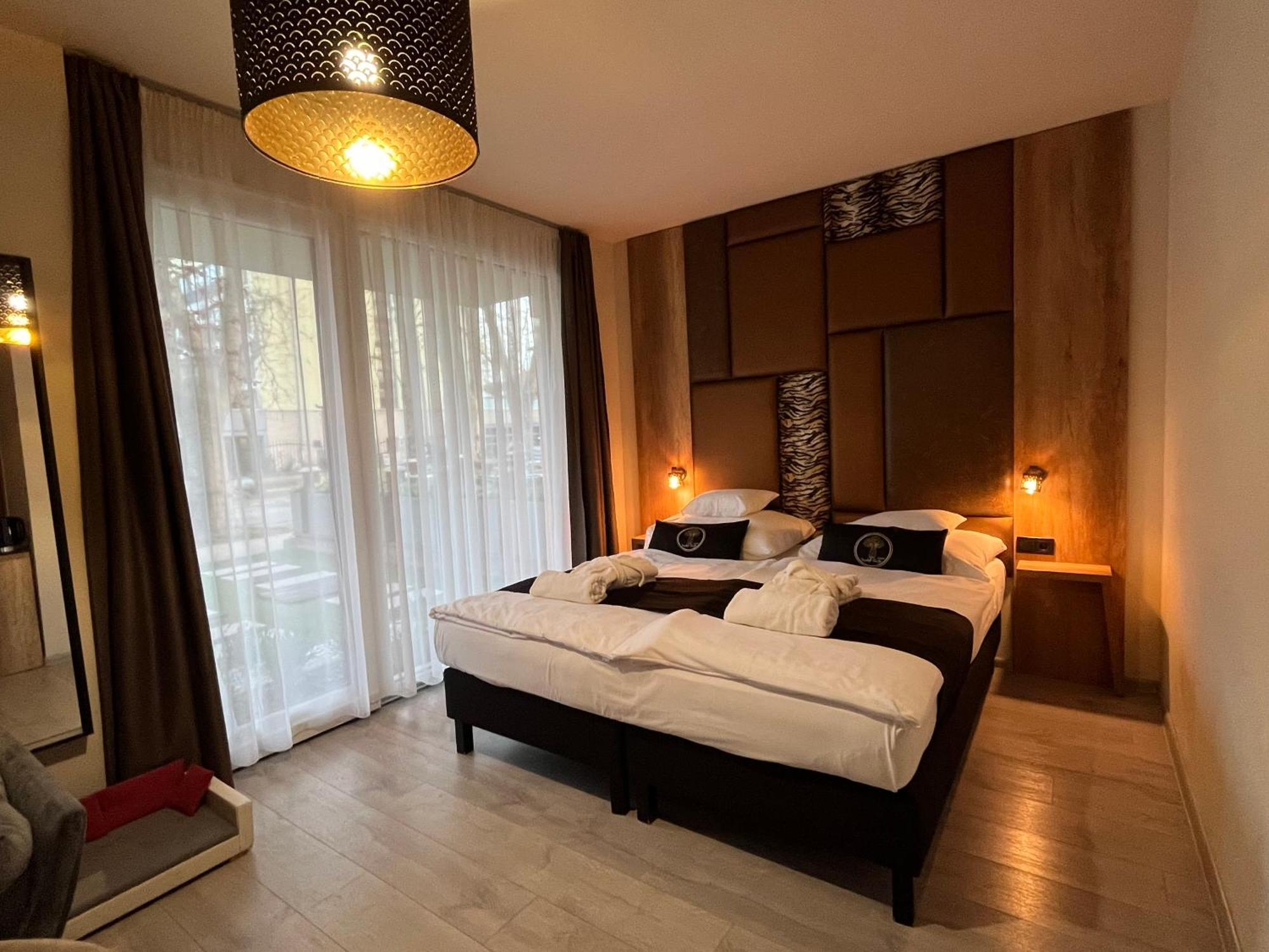 Baobab Suites Siófok Extérieur photo