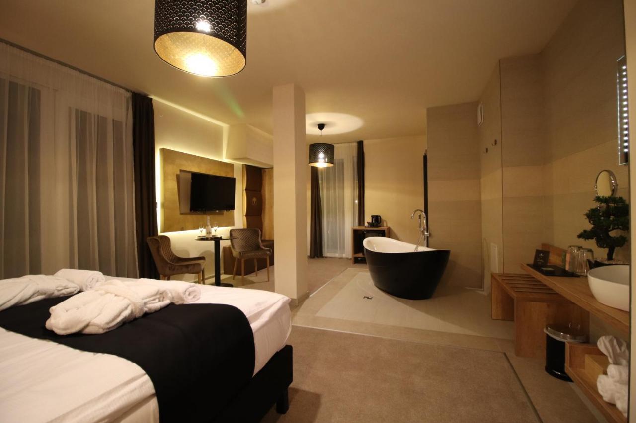 Baobab Suites Siófok Extérieur photo